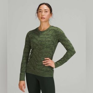 Lululemon Swiftly Breathe Long Sleeve
Dot Scape Rainforest Green / Green Twill